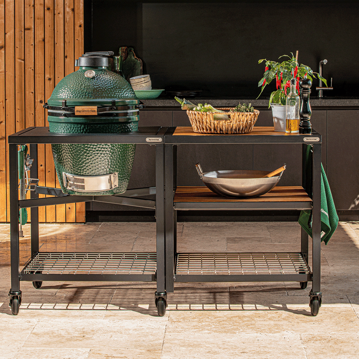 Medium Big Green Egg in a Modular Nest Package