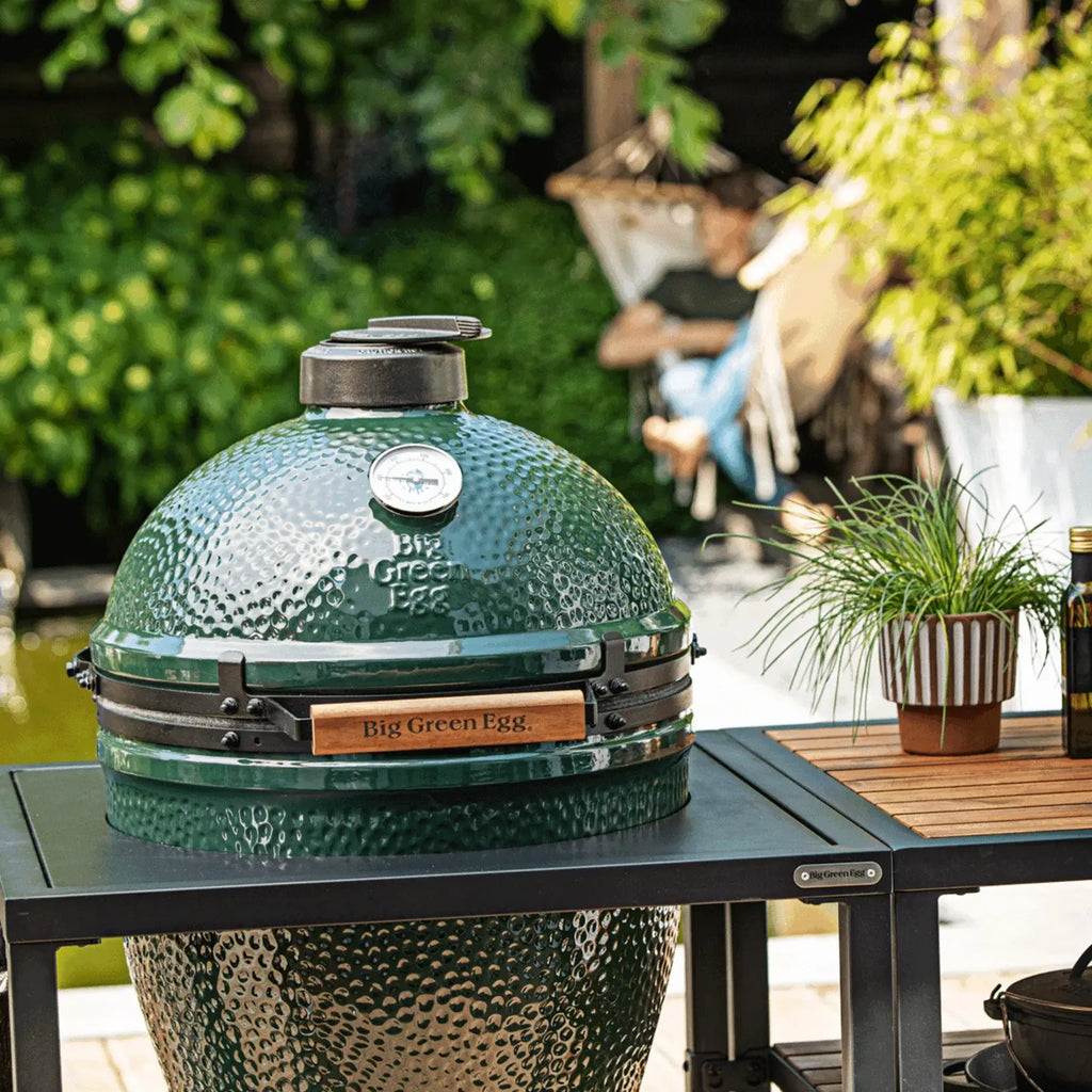 Medium Big Green Egg in a Modular Nest Package
